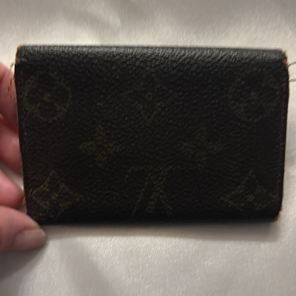 Authentic pre loved Louis Vuitton 6 ring keyholder with card slot - Picture 3 of 9